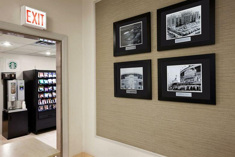 Hotel Versey Days Inn By Wyndham Chicago