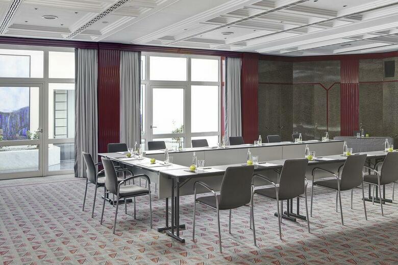 Steigenberger Airport Hotel