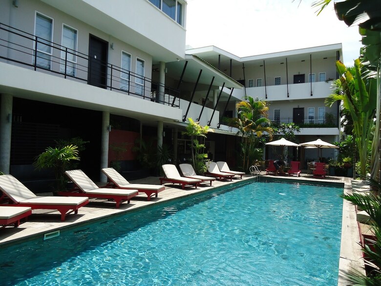 Men's Resort & Spa (gay Hotel)