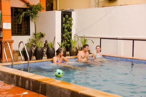 Hostal Tropical Breeze Guesthouse