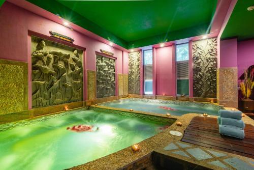 Hotel Empress Residence Resort And Spa