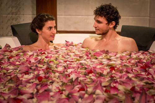 Hotel Empress Residence Resort And Spa