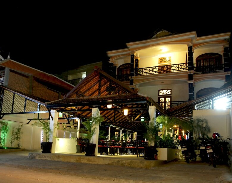 Hotel The Villa Sok San Square