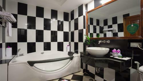 Hotel Somadevi Angkor Resort & Spa - Premium