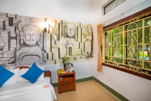 Hostal Golden Village Guesthouse