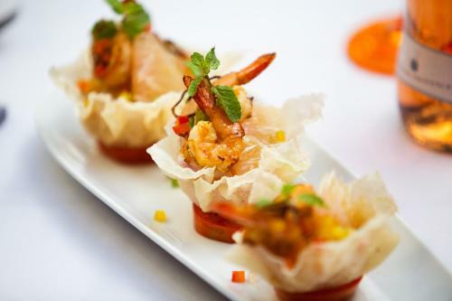 Hostal Golden Village Guesthouse