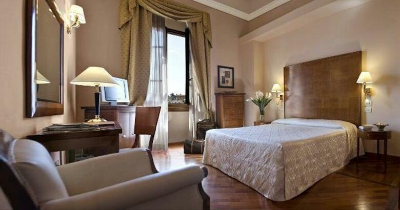Hotel Pierre