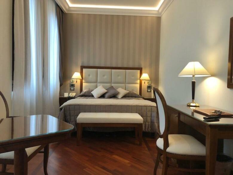 Hotel Pierre