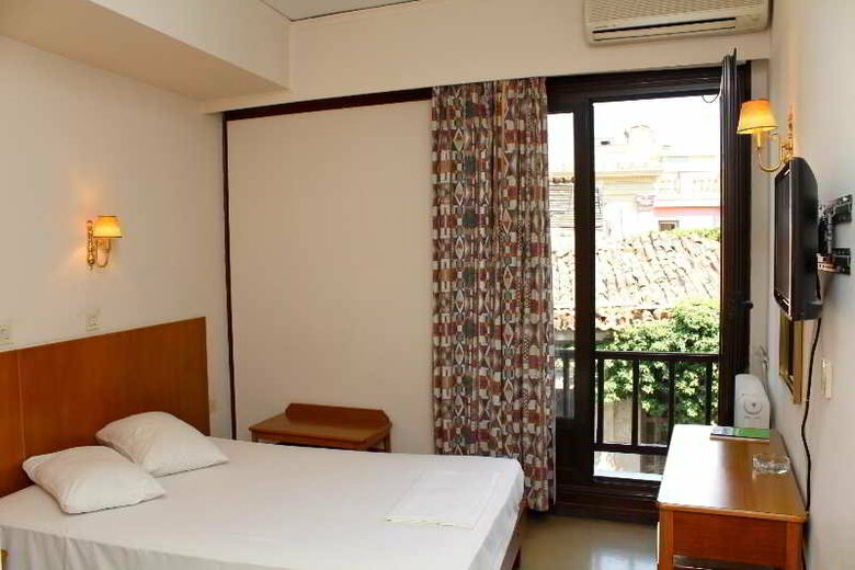 Nefeli Hotel