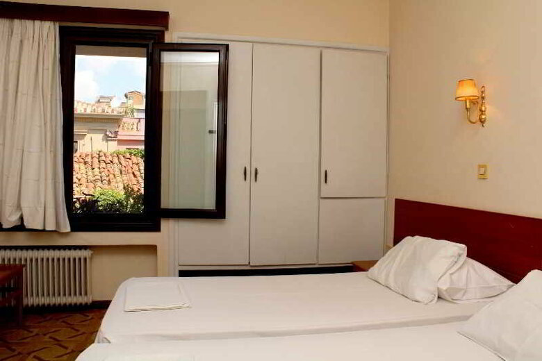 Nefeli Hotel