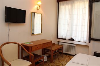 Nefeli Hotel