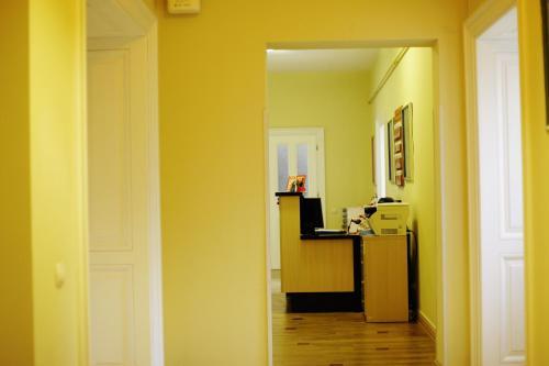 Deluxe Hostel Under The Roof