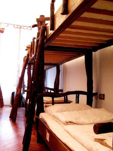 Ghostel - Medieval Hostel
