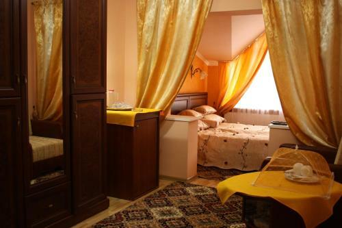 Hotel Near The Lake