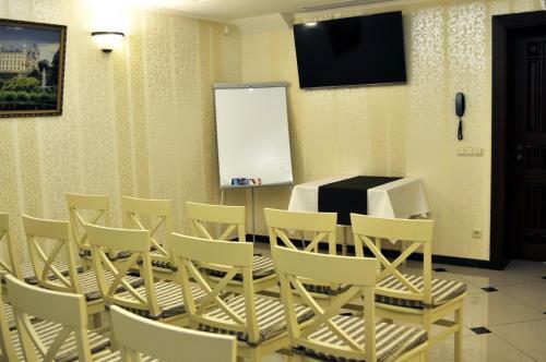 Status Hotel