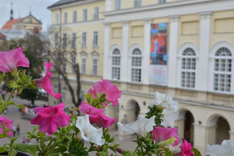 Hotel On The Square Guesthouse