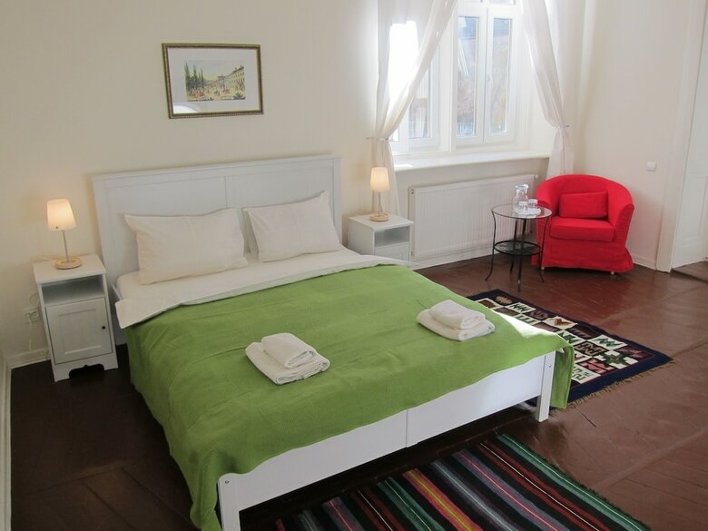 Hotel On The Square Guesthouse