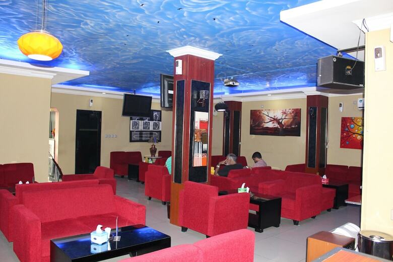 Hollywood Hotel
