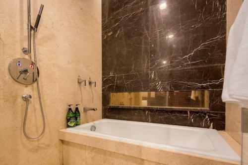 Aparthotel She & He Pazhou Poly Apartment