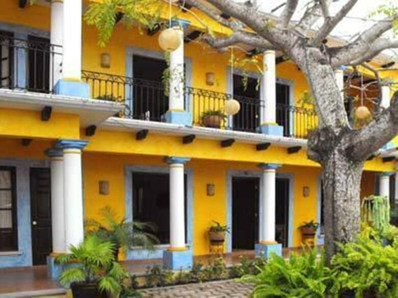 Hotel Hostal El Patio