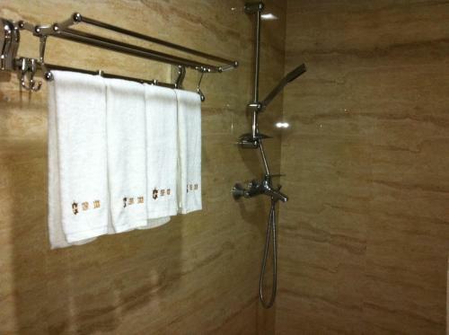 Shengang Apartment Dongmen Branch