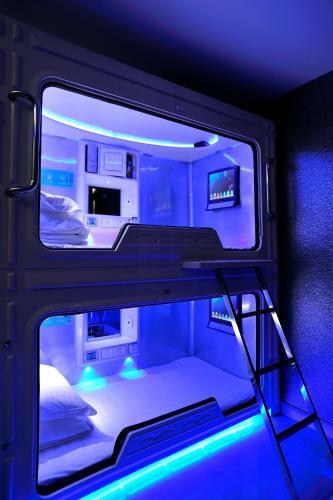 Pengheng Space Capsules Hotel