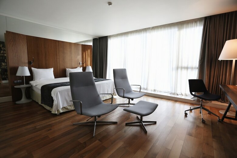 Hotel Holiday Inn Tbilisi