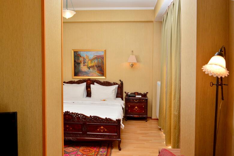 Betsy's Hotel