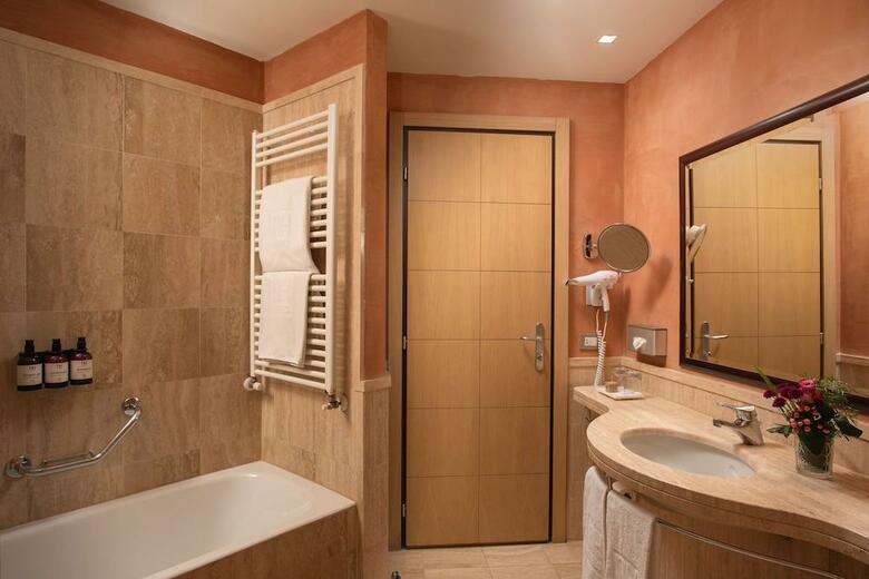 Hotel NH Bologna Villanova