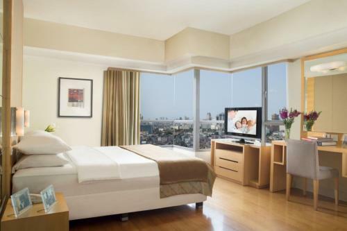 Three Bedroom Executive Apartment, Somerset Berlian Jakarta
