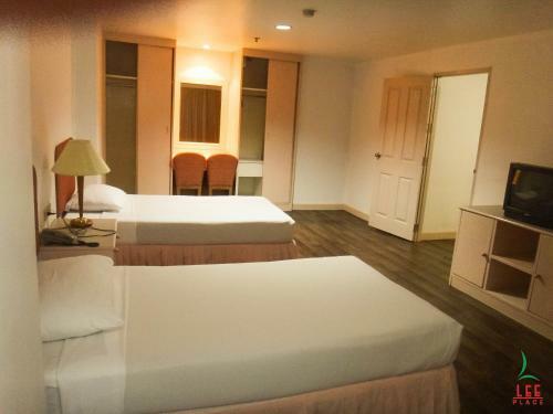 Albergue Lee Place Hotel