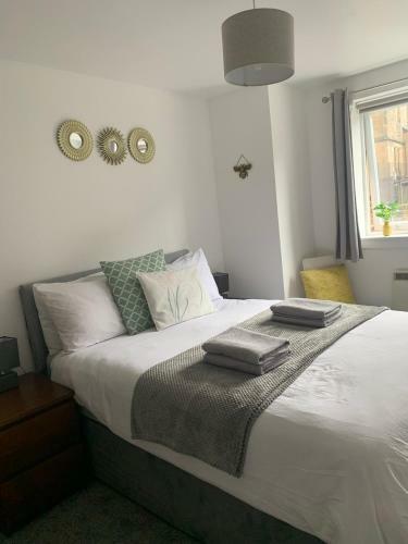 Smart 2 Bed Apartment Edinburgh City Centre Old To