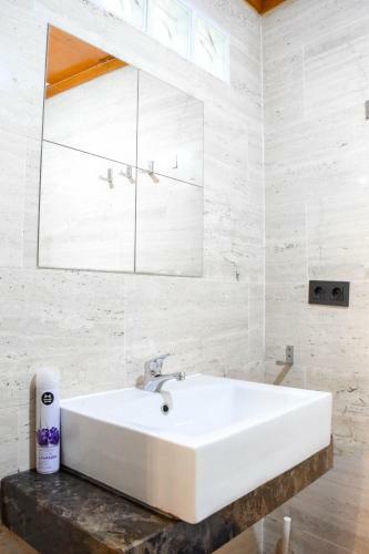 Apartamentos C/carreter�a