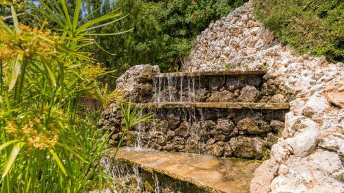 Golden Mile Villa Close To Beach