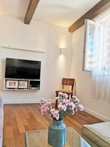Apartman R.r. Omi?