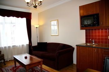 Luna Hotel Apartments