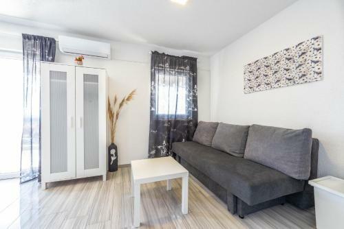 Hostal Anifil Pool Apartments