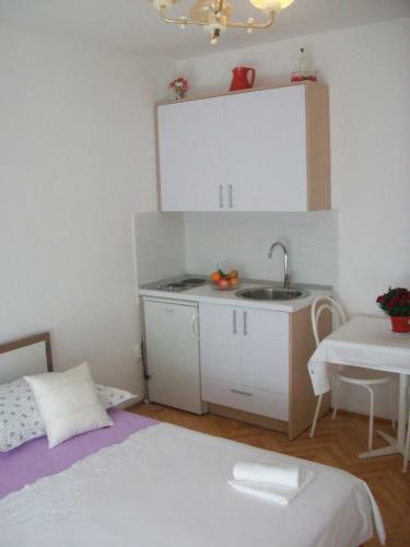 Hostal Apartment Niki