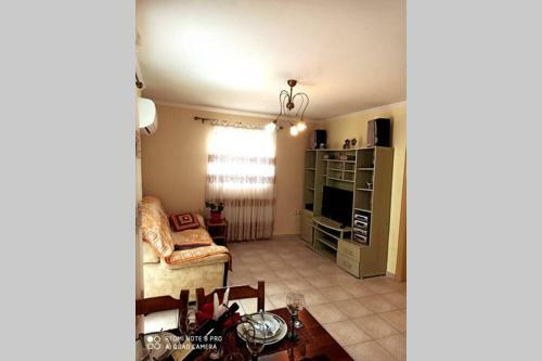 Jilda S Apartment With Private Garden!
