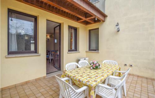 Amazing Apartment In Albarella With
