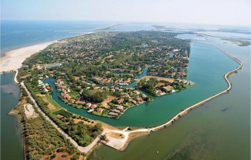 Amazing Apartment In Albarella With