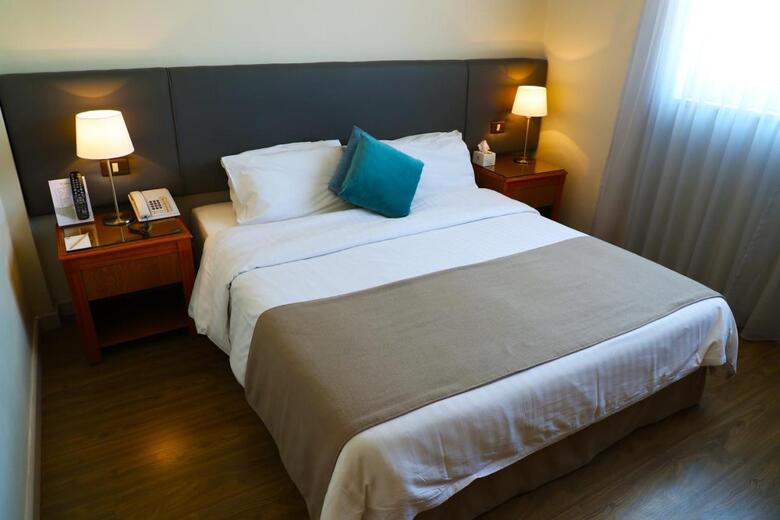 Alqasr Metropole Hotel