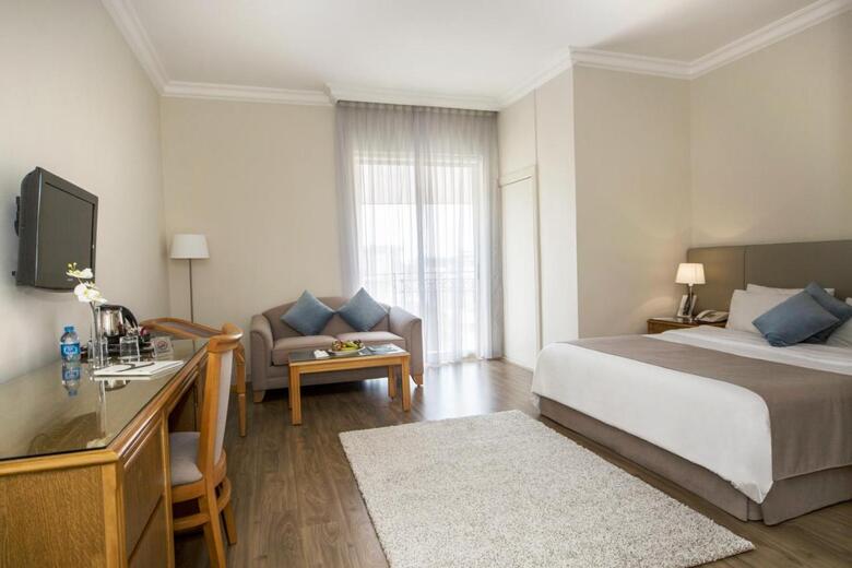 Alqasr Metropole Hotel