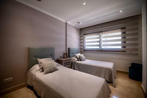 Luxury Apartment At Lomas Del Rey, Puente Romano