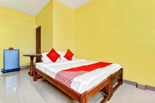 Hostal Oyo Capital O 11357 Hotel Benz International