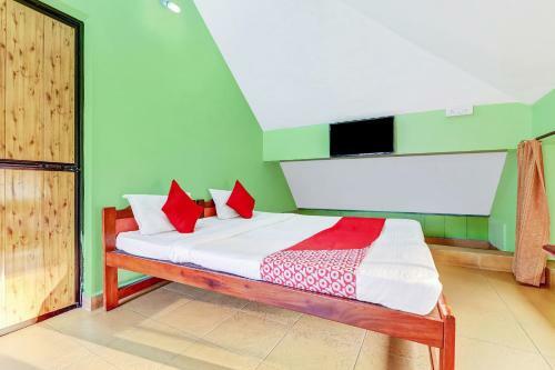 Hostal Oyo Capital O 11357 Hotel Benz International
