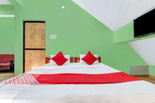 Hostal Oyo Capital O 11357 Hotel Benz International