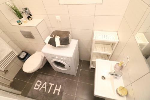 Real Apartments Wessel�nyi IV