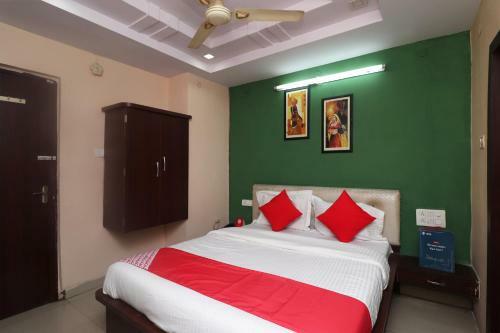 Oyo 28769 The Landmark Hotel