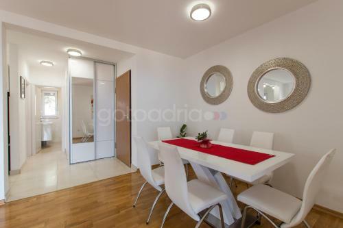 Sea View Apartments Dammi
